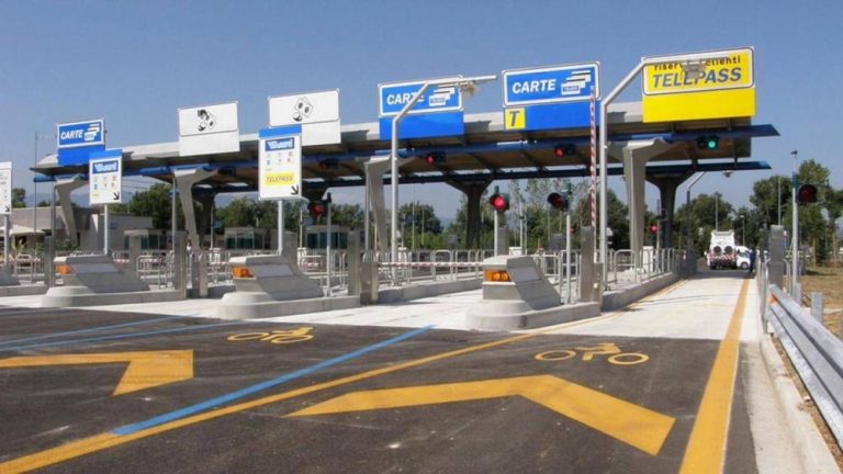 Autostrade, M5S: “Con la revoca ai Benetton i pedaggi saranno più bassi”