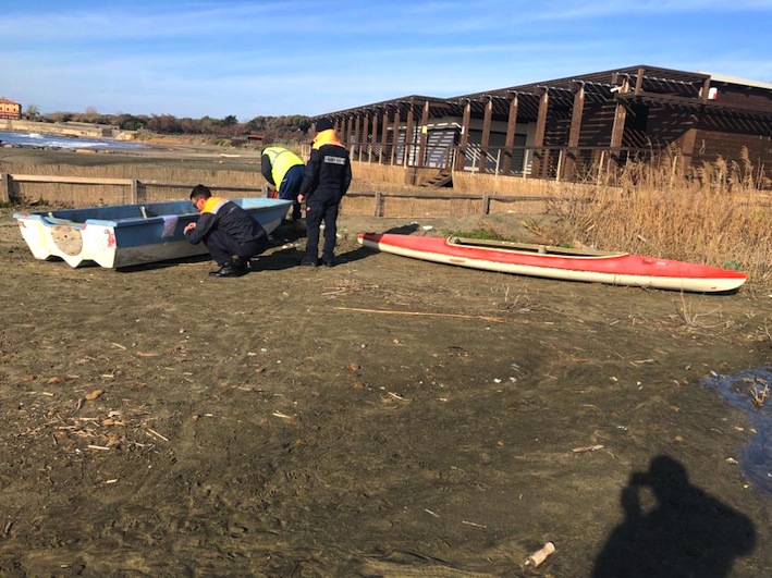 Marina di San Nicola, rimosse le barche abbandonate