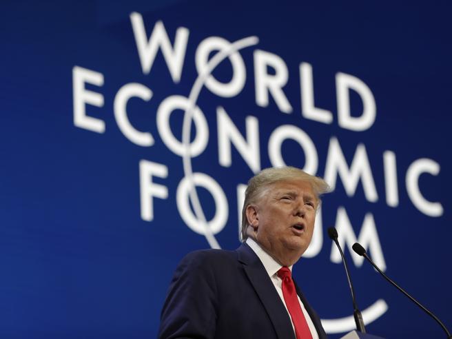 Davos, il presidente Trump esalta l’economia americana e critica i “profeti di sventura” sui cambiamenti climatici