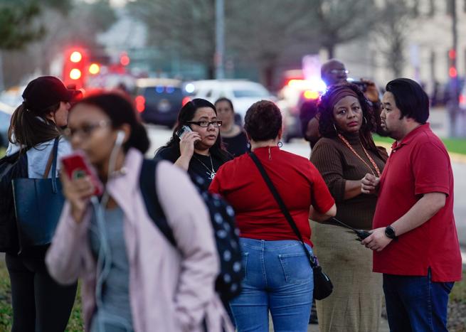 Usa, sparatoria in un liceo di Bellaire (Houston): ucciso un 16enne