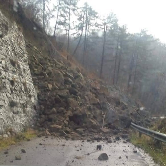 Ulassai (Nuoro), frana nei pressi del paese: chiusa la provinciale al chilometri cinque