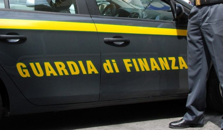 Messina, maxi blitz della Finanza contro i clan mafiosi: 94 persone in manette