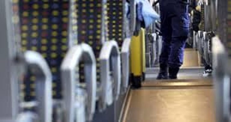 Seregno (Monza), aggredisce il capotreno: arrestato un 43enne