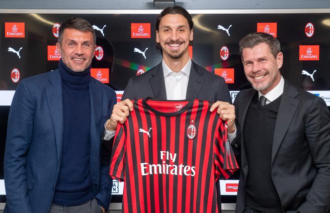 Calcio, Ibrahimovic scalda i tifosi del Milan: “Sono pronto e spero di giocare subito”