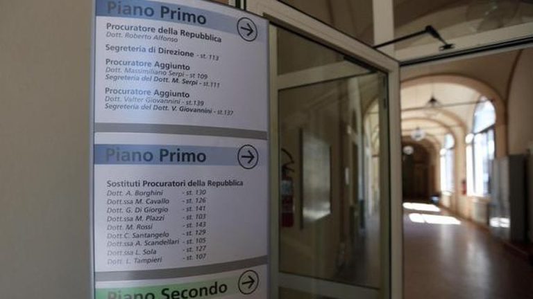 Villalba (Bologna), 28 tra medici e infermieri di due cliniche private sono indagati per la morte di una 68enne dopo l’operazione per la sostituzione di tre valvole cardiache