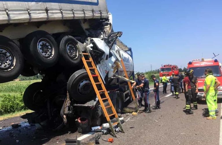 Incende stradale sull’autostrada A13: sette chilometri di coda fra Altedo e Bologna Interporto