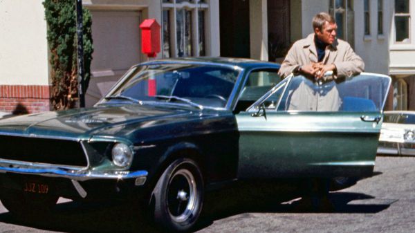 Usa, la leggendaria Ford Mustang di Steve McQueen nel film “Bullitt”, venduta all’asta per 3,7 milioni di dollari
