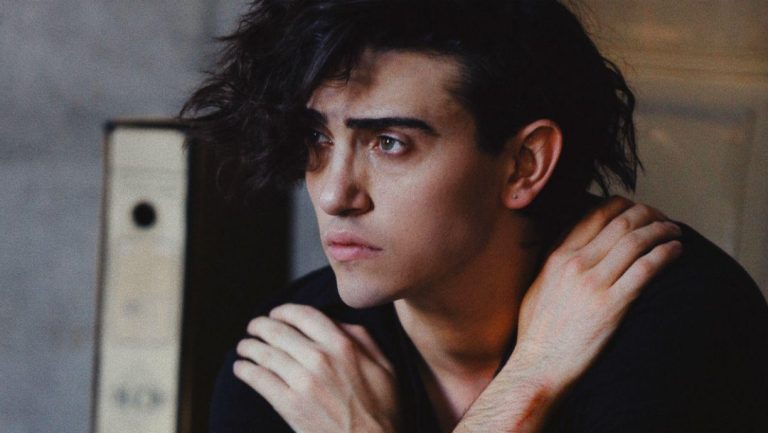 Milano, il cantante Michele Bravi chiede il patteggiamento al processo che lo vede imputato per omicidio stradale