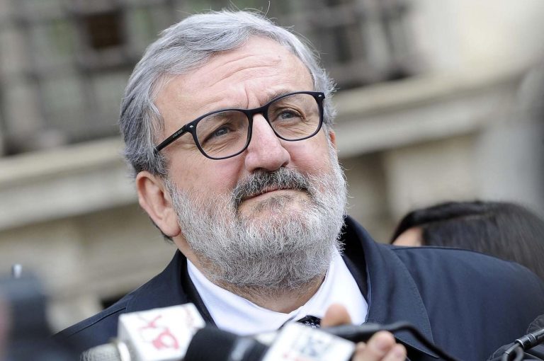 Puglia, il governatore uscente Michele Emiliano ha vinto le primarie del centrosinistra