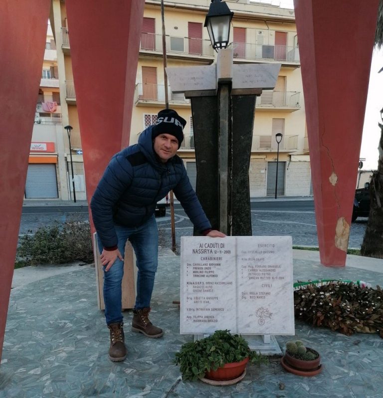 Corretto l’errore ortografico sullalapide che ricorda i caduti di Nassiryia