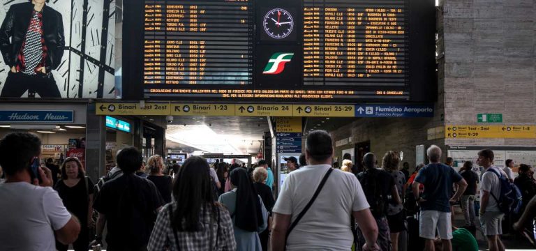Roma, guasto tecnico alla Stazione Termini: ritardi nelle circolazione ferroviaria