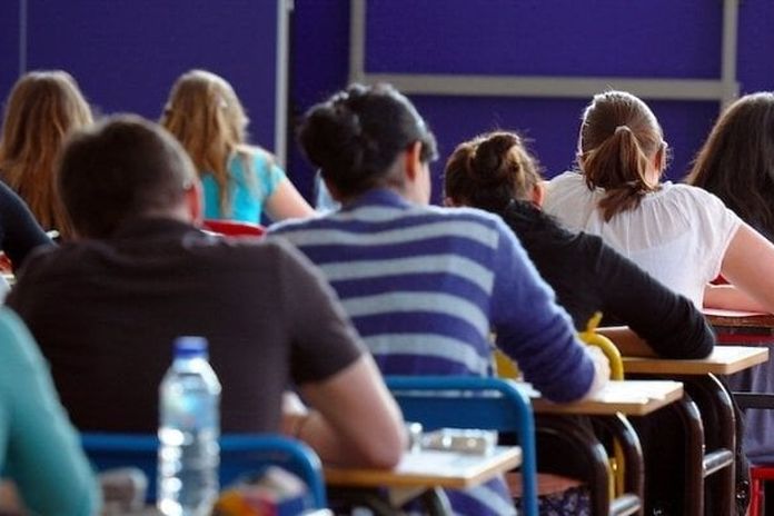 Piacenza, 40 studenti di una scuola superiore rischiano la sospensione per aver rubato le password dei registri elettronici