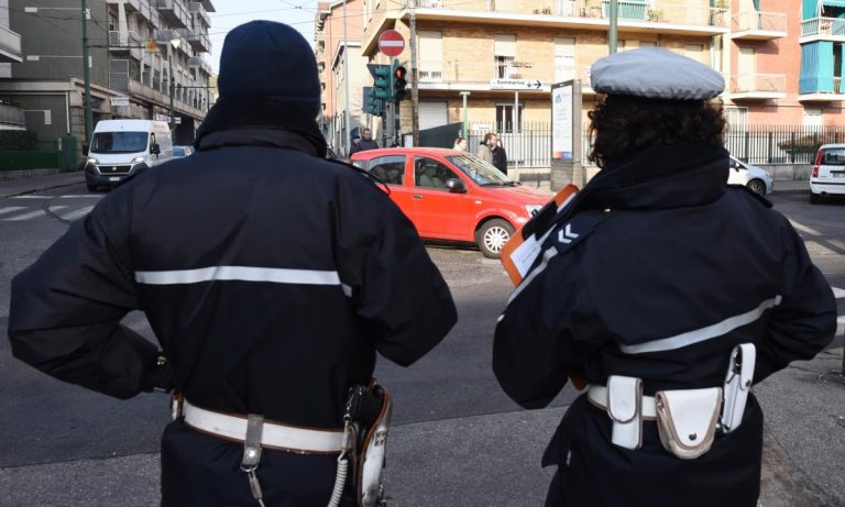 Genova, aggredita una suora a colpi di mannaia nel quartiere di Sestri Ponente. L’uomo è stato arrestato
