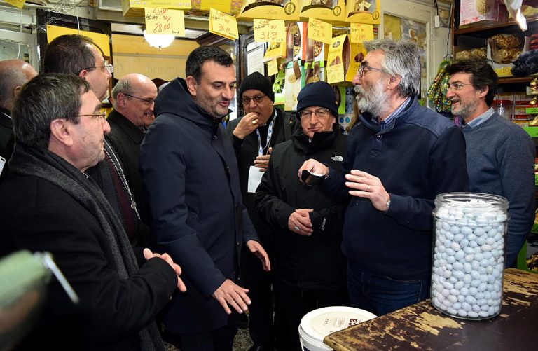 Bari, “tour” dei vescovi della città per l’evento “Mediterraneo frontiera di pace”