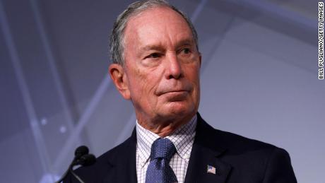 Usa, la promessa di Mike Bloomberg: “Presto renderò pubblica la mia dichiarazione dei redditi”