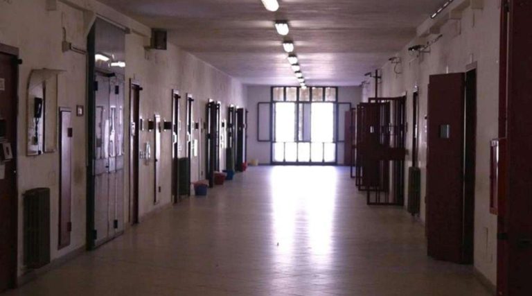 Cremona, aveva ucciso la moglie e il figlio: si suicida in carcere un cinese di 54 anni