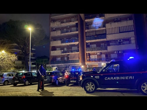 Piossasco (Torino), morti due coniugi in un appartamento: ipotesi di omicidio-suicidio