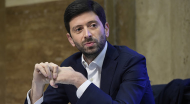 Coronavirus, il ministro Speranza cerca di ‘minimizzare’: “Non ci sono gli elementi per bloccare Schengen”