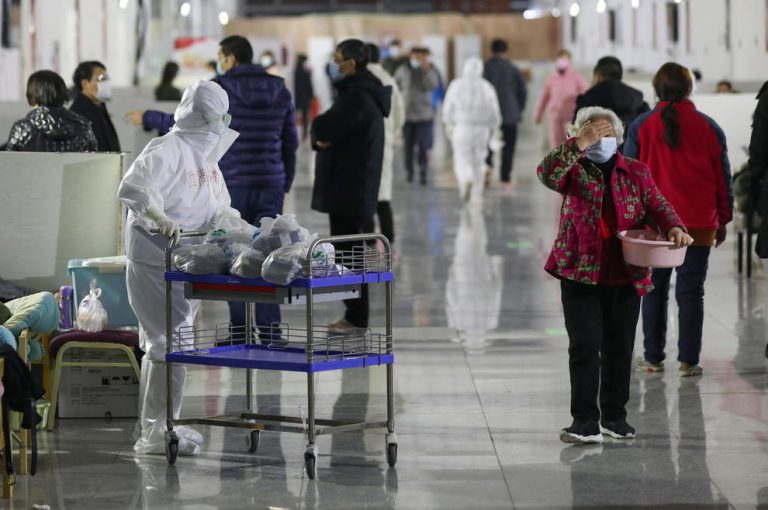 Coronavirus, in Cina le vittime salgono a 2.592. I contagi sono a quota 77.152