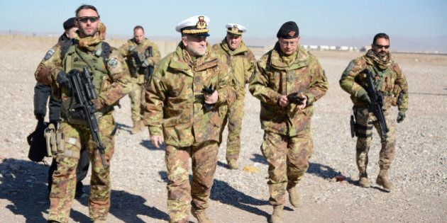 Afghanistan, stato di allerta per i militari italiani e della Nato nell’area di Herat per possibili attacchi talebani