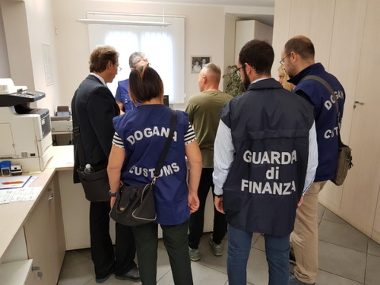 Pistoia, truffa sui carburanti: la Finanza confisca 55 milioni di euro ad alcune società, 17 gli indagati