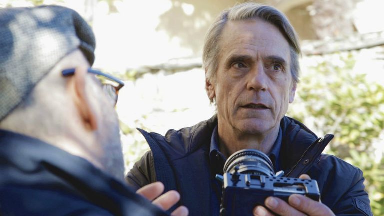 Cinema, il Premio Oscar Jeremy Irons alla Berlinale: “Sono favorevole ai matrimoni gay”