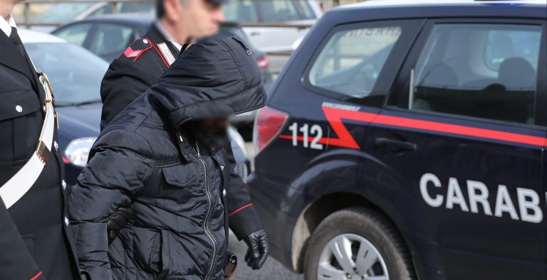 Carbonia (Cagliari), tenta di uccidere il compagno: arrestata una 40enne