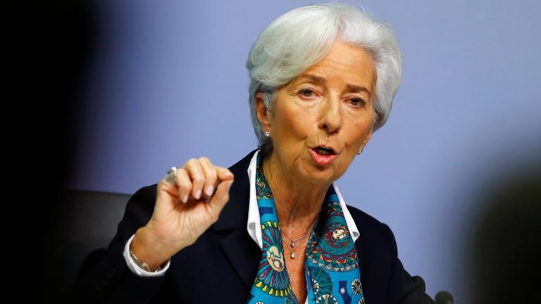 Euro, parla Christine Lagarde (Bce): “La crescita è moderata, sono preoccupata per le ripercussioni del coronavirus”