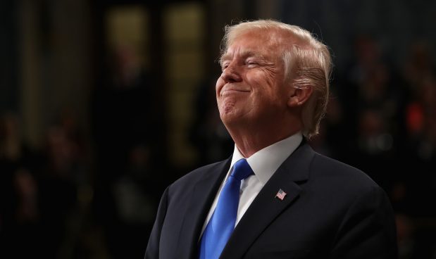 Usa, il presidente Trump licenzia due alti funzionari: avevano testimoniato contro di lui