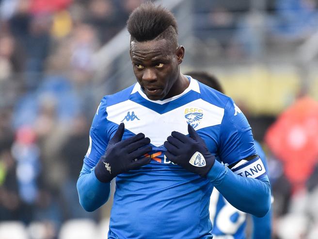 Brescia, tentativo di “sexy ricatto” ai danni del calciatore Mario Balotelli