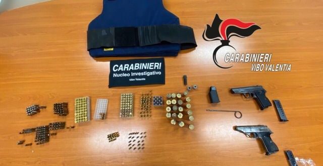 Vibo Valentia (Catanzaro), sequestrate armi alla ‘ndrangheta: tre persone in manette