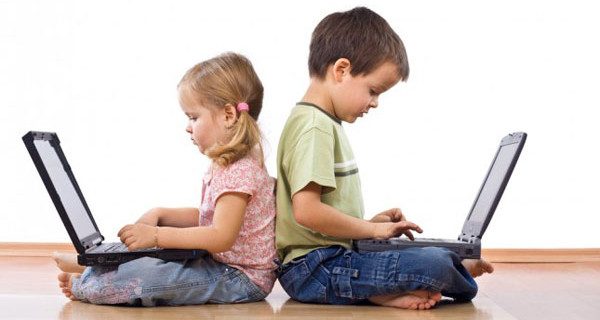 Allarme di Save the Children: il luogo più pericoloso per i bambini è Internet