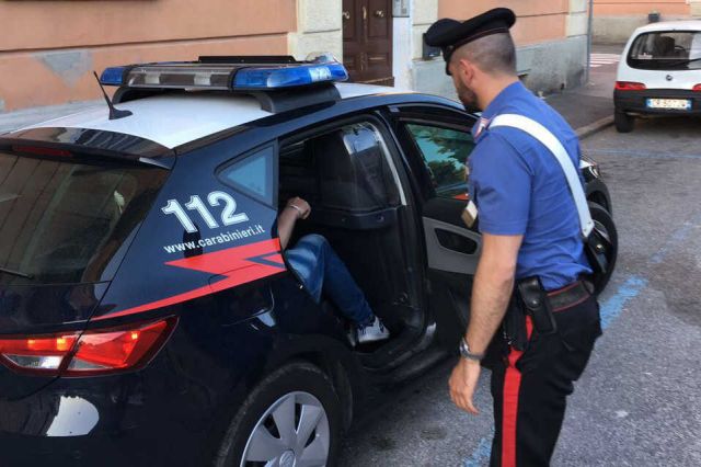 Mira (Venezia), i carabinieri scoprono una ‘santabarbara’ con armi ed esplosivi: un arresto