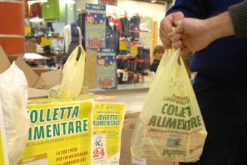 Solidarietà: sabato al Carrefour raccolta alimentare solidale