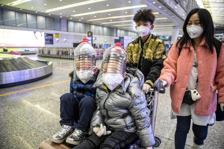 Coronavirus, tensione tra Italia e Cina sui collegamenti aerei: per Roma il blocco resta