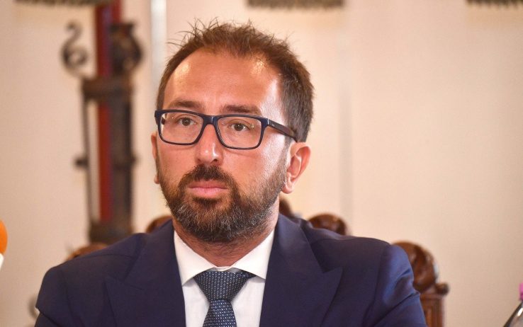 Prescrizione, il ministro Bonafede non cede alle pressioni: “Il mio impegno è portare la riforma al Consiglio dei Ministri”