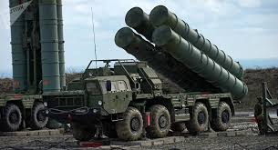 Russia, il prossimo anno Mosca venderà all’India i sistemi missilistici antiaerei S-400