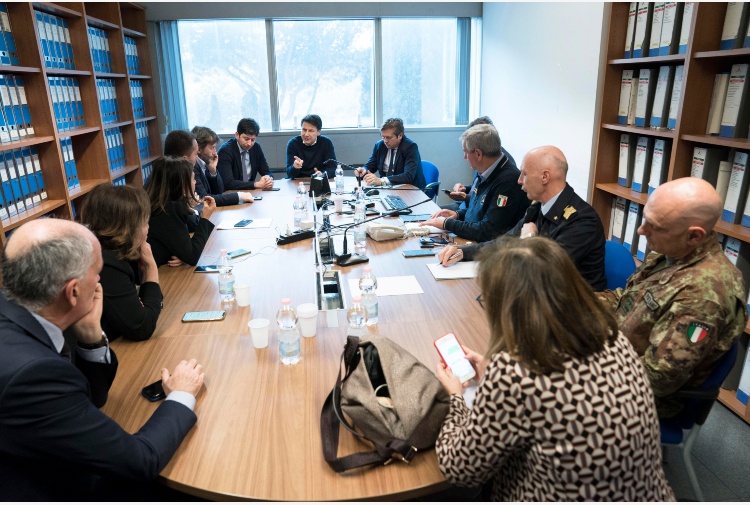 Coronavirus, il premier Conte dall’unità crisi: “Abbiamo fatto già oltre 4mila controlli con il tampone”