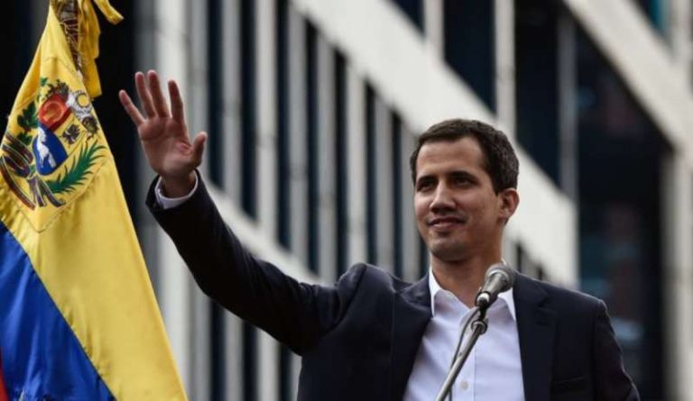 Venezuela, è rientrato in patria il leader dell’opposizione Juan Guaidò dopo 23 giorni