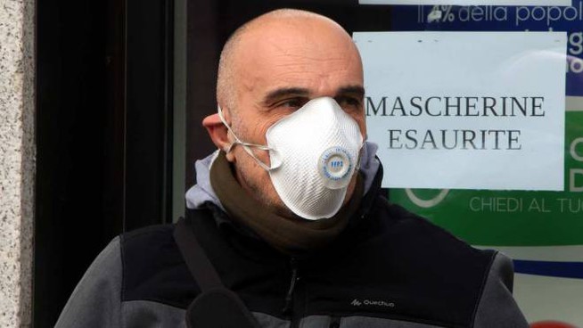 Coronavirus, mascherine venduti a prezzi folli a Milano: indaga la Guardia di Finanza