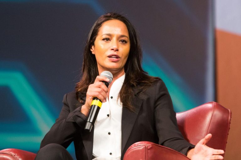 Usa, una foto del presidente Trump con commenti offensivi costa a Rula Jebreal l’accusa di fare “bodyshaming” su Twitter