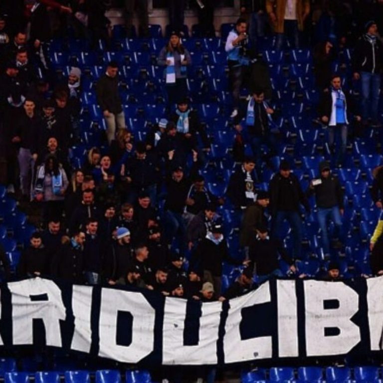 Roma, lo storico gruppo ultras “Irriducibili” della Lazio si sciolgono dopo 33 anni