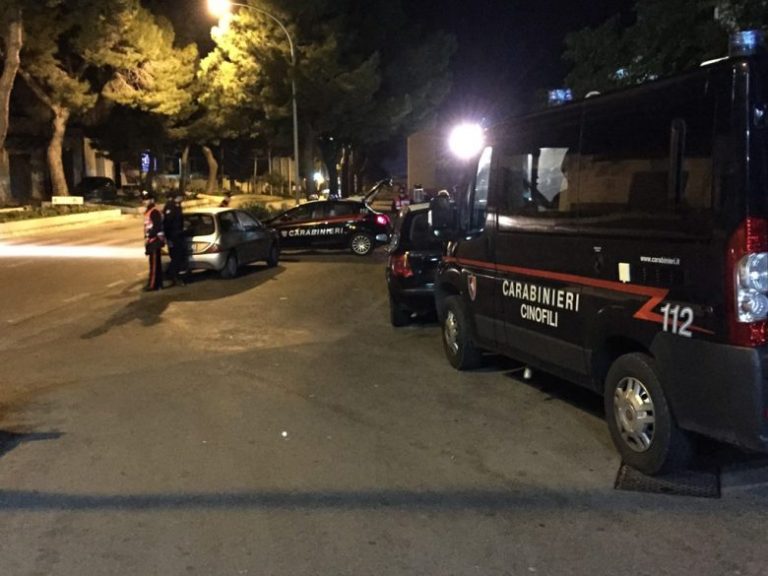 Montecassiano (Macerata), i carabinieri sequestrano quasi un chilo di eroina: due persone in manette