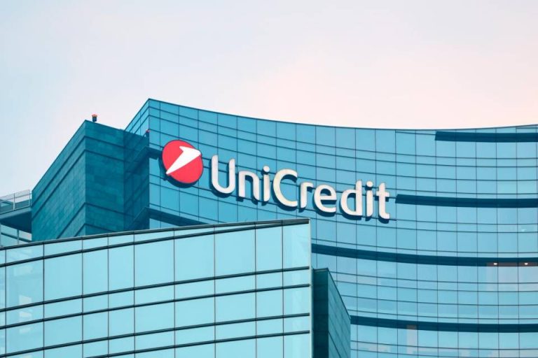 Banche, Unicredit annuncia il licenziamento di 6mila posti di lavoro e la chiusura di 450 filiali