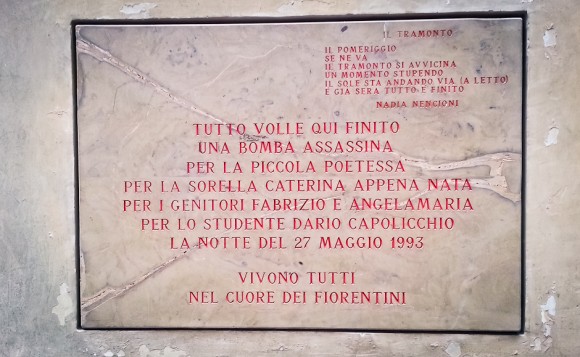 Firenze, rubò la targa che ricorda la strage mafiosa dei Georgofili del ’93: denunciato un turista ligure