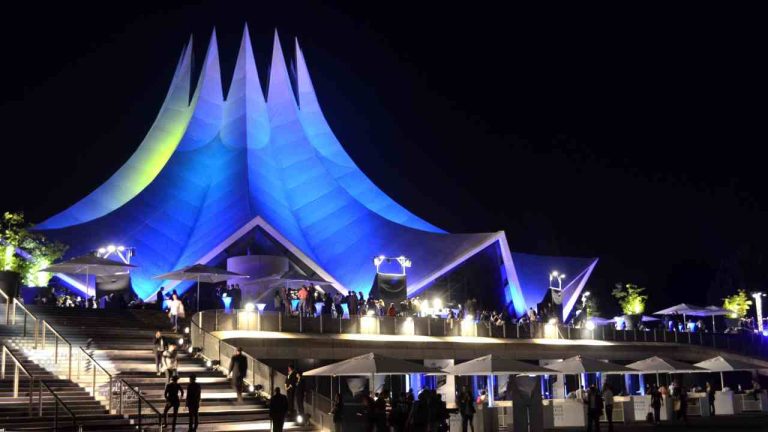 Berlino, sparatoria durante uno show di un comico turco: un morto e diversi feriti