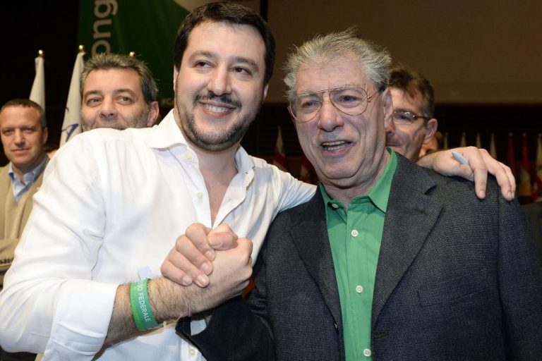 Lega, Salvini risponde alle critiche di Bossi: “Non è il momento per dividere”