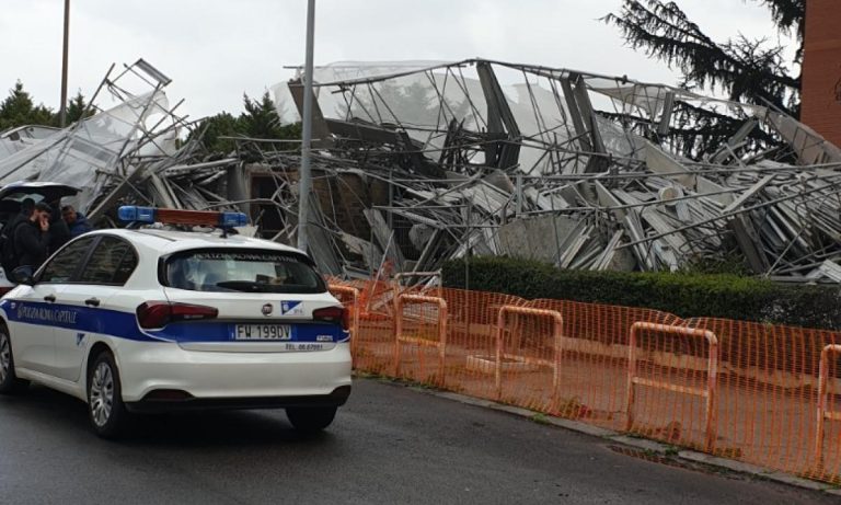 Roma, crolla ponteggio di otto piani in via Carlo Fadda, parla l’urbanista Sandro Simoncini: “Più sicurezza nei cantieri”