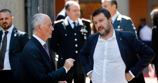 Coronavirus, Matteo Salvini attacca l’Unione europea: “Non si può morire di burocrazia”