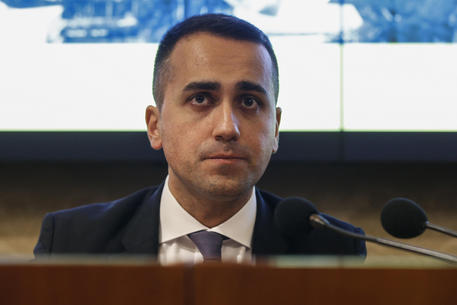 Emergenza coronvirus, parla il ministro degli Esteri Di Maio: “Stiamo lavorando per reperire il più alto numero possibile di mascherine”